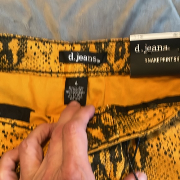 Skirt Snake Print! ππ - Picture 9 of 9